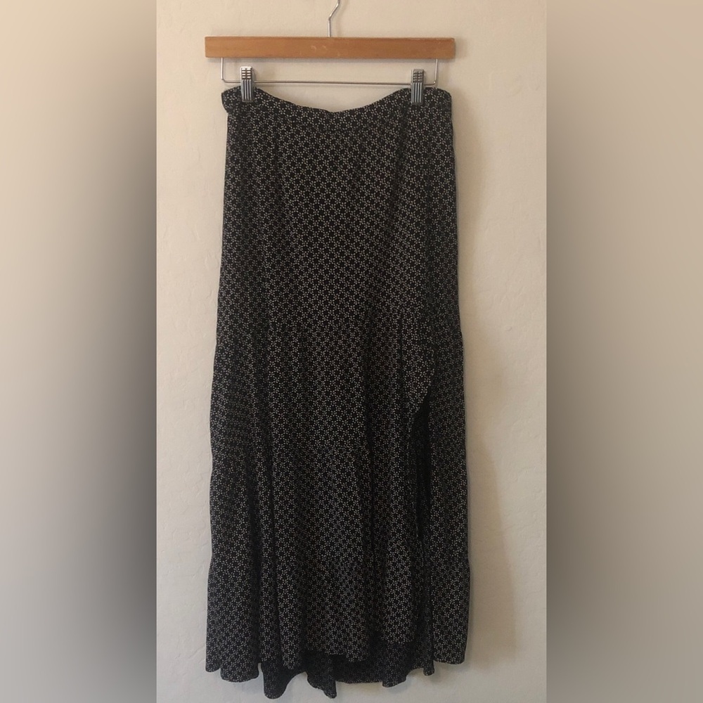 Abercrombie & Fitch Black and White A-Line Skirt